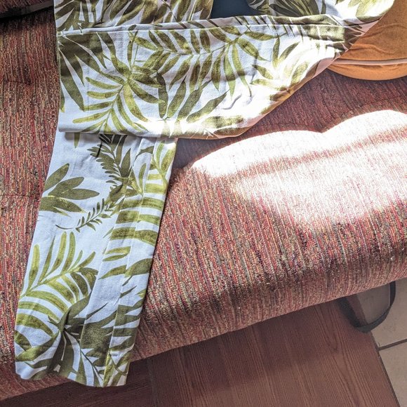 ~New York & Company size 6 Palm pants! - Picture 1 of 6